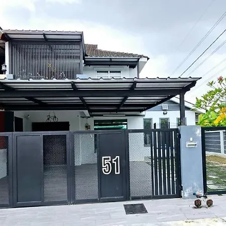 Modern Cozy House 4Room10Pax @Near Sunway Carnival